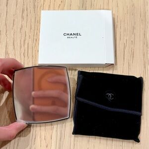 CHANEL Compact Travel Bag Mirror with Black Velvet Pouch